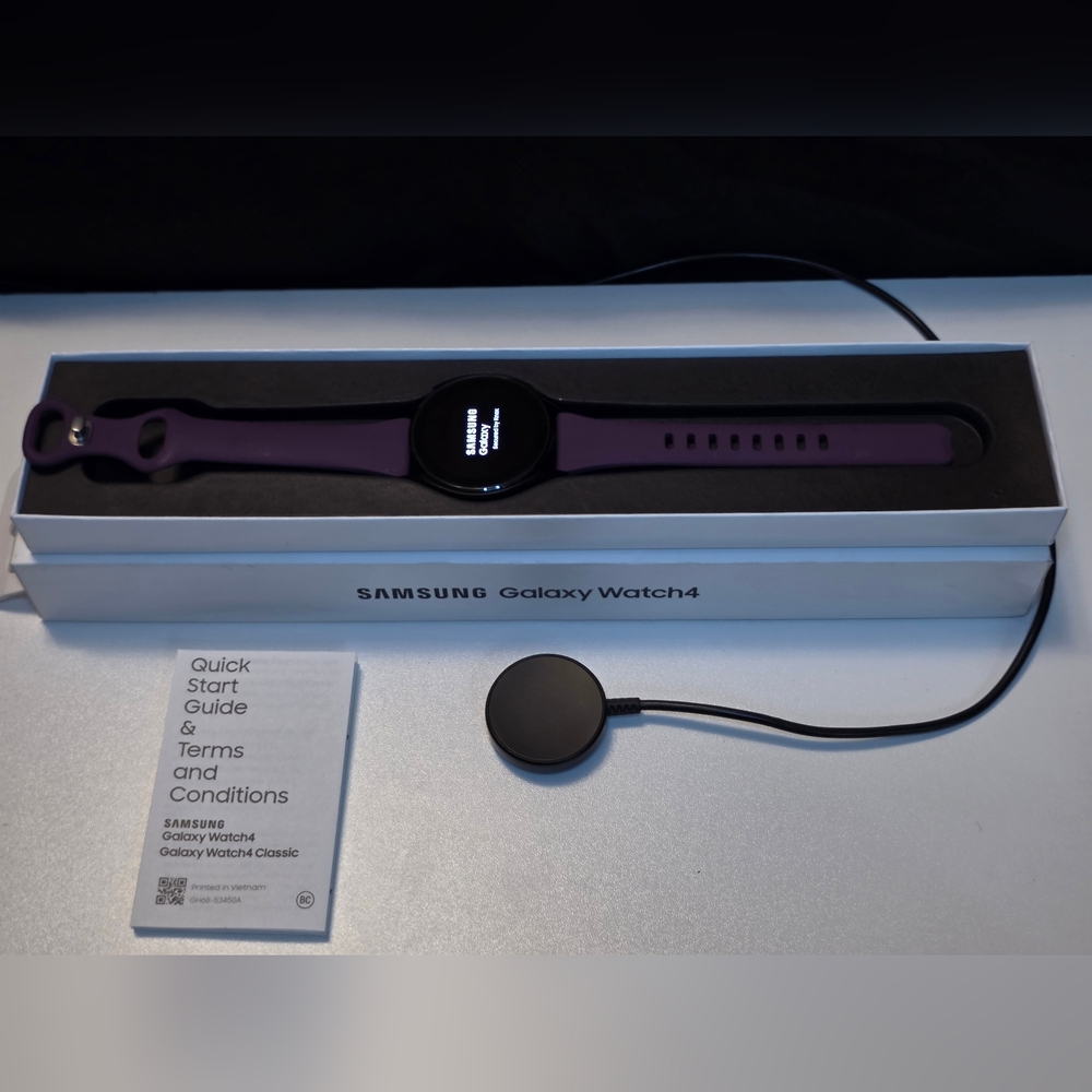 Samsung Galaxy Watch4 Purple